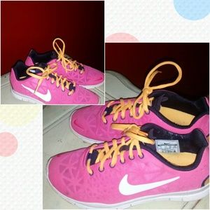 Pink women nike running shoes