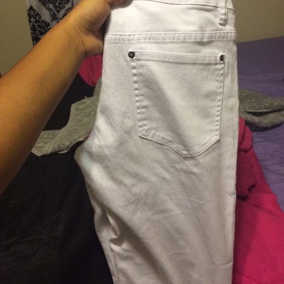 White skinny pants