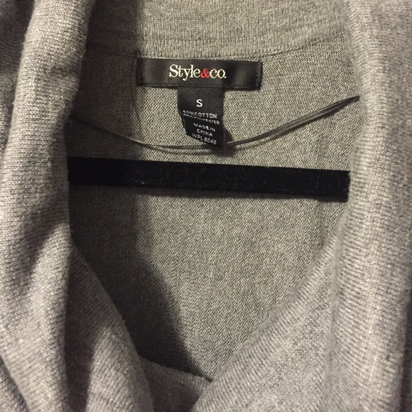 Sweater - Picture 2 of 4