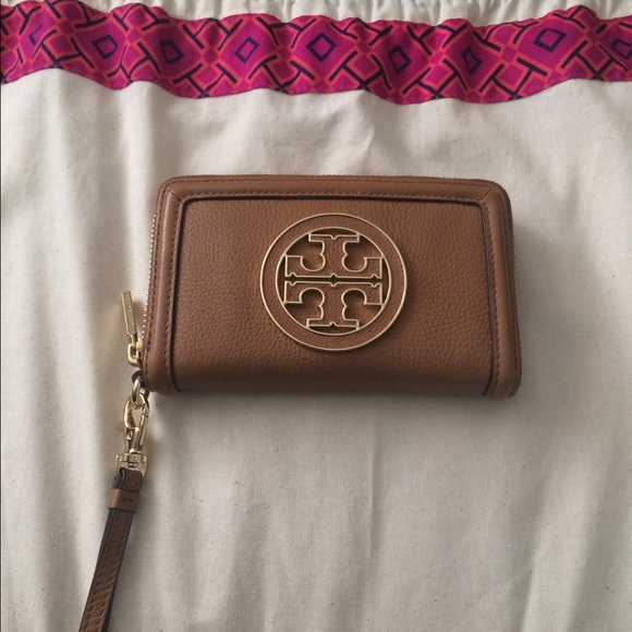 Tory Burch tan wallet