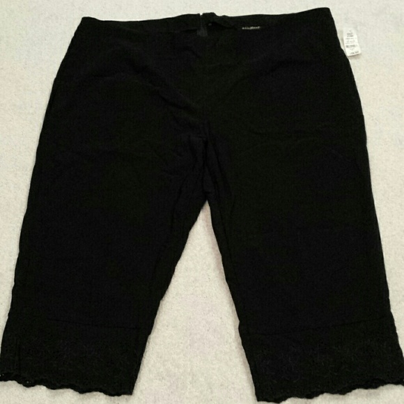 Ashley Stewart Size 26 Black Capris