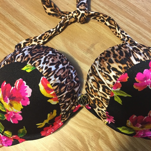 💥SOLD💥Victoria Secret Bikini top NWOT - Picture 2 of 3