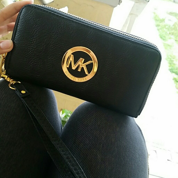 Micheal Kors wallet