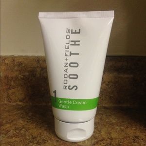Rodan and Fields Soothe, face wash