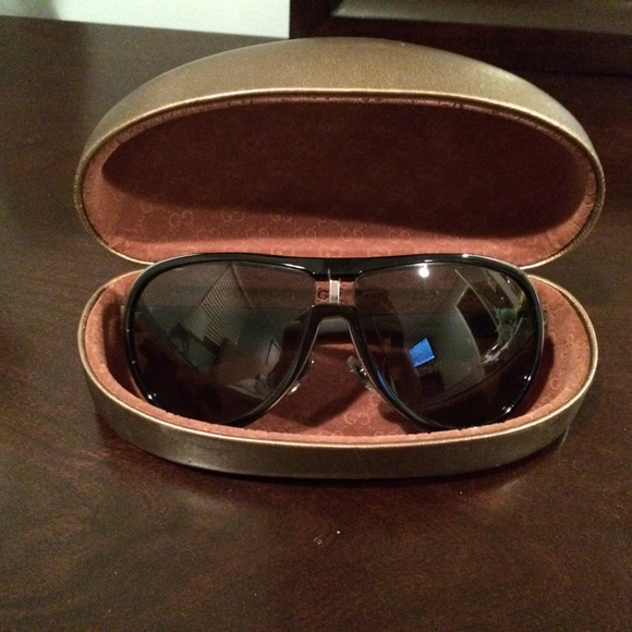 Men's Gucci shades