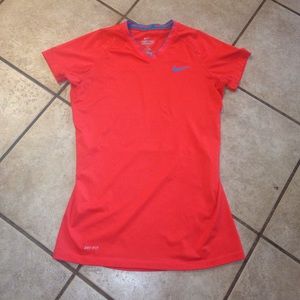 Fitted orange Nike pro, dri-fit top💪