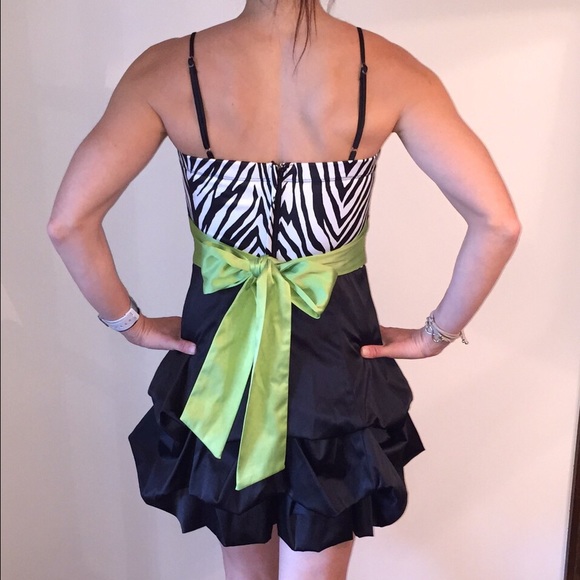 ✅sold - Flirty Fun Cocktail Dress - Picture 4 of 4