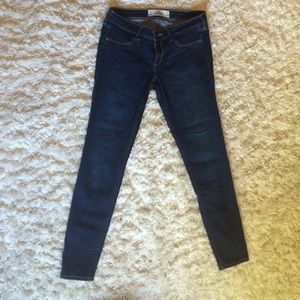 Hollister jeans (never worn)