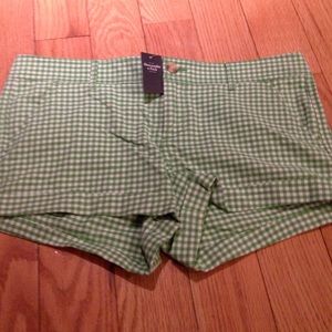 BNWT Abercrombie Green and White Checked Shorts