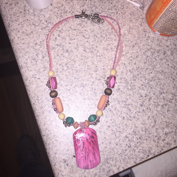 Super cute pink necklace ☺️