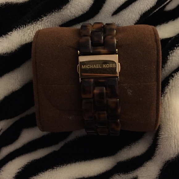 MK watch - Picture 3 of 4