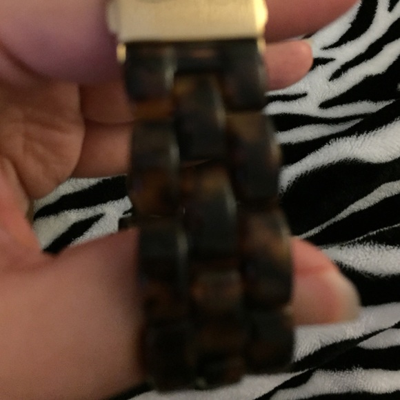 MK watch - Picture 4 of 4