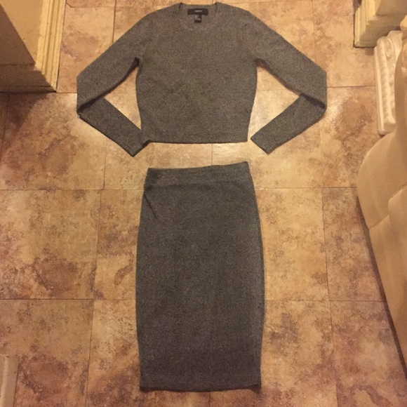 💕 2 Piece Set💕 - Picture 2 of 3