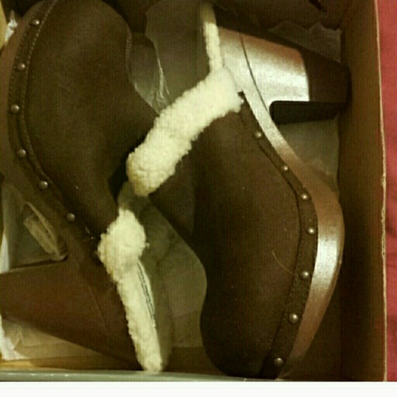 Charlotte Russe clogs