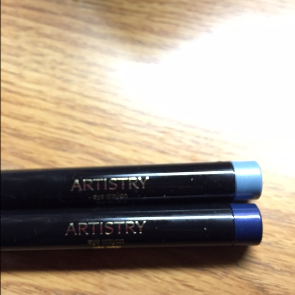 Two Artistry eyeshadow crayons