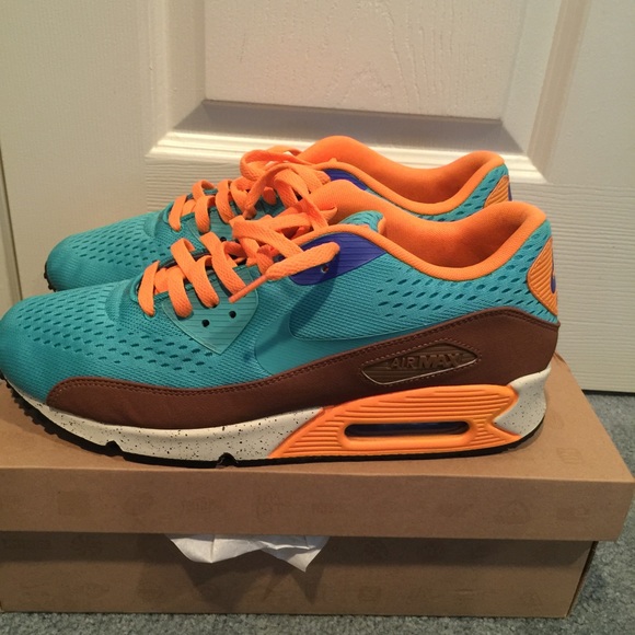 Nike Shoes - Nike air max