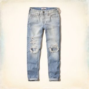 Hollister Devin Boyfriend Jeans. Destroyed light.
