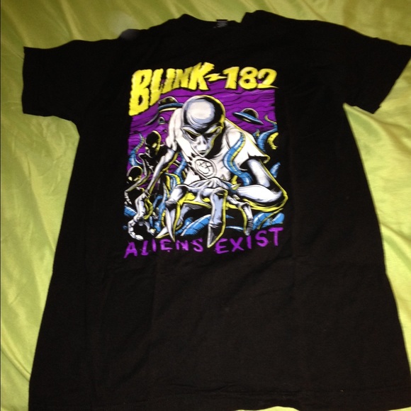 Blink 182 t-shirt