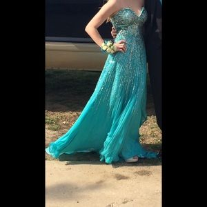 Sherri Hill Prom dress.