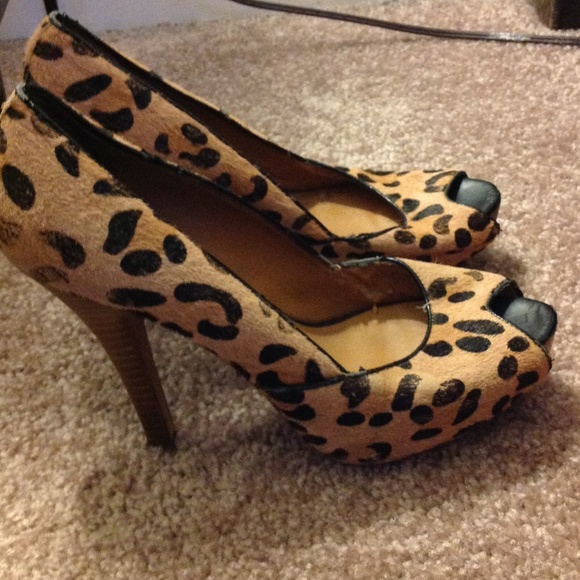 Steve Madden Cheetah Heels - Picture 3 of 3