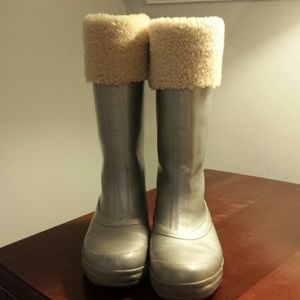 Ugg rain/snow boots