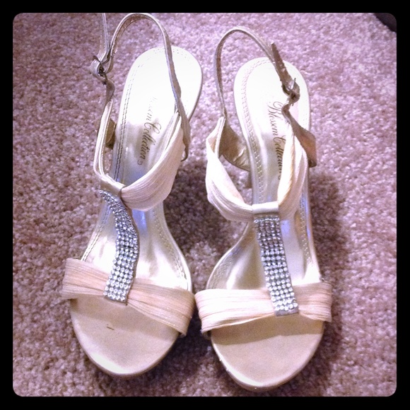 Blossom Collection Diamond Tan Heels - Picture 1 of 4