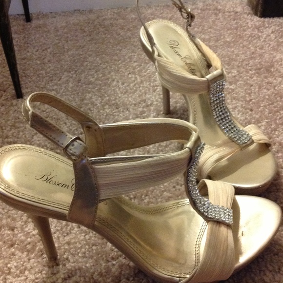 Blossom Collection Diamond Tan Heels - Picture 2 of 4