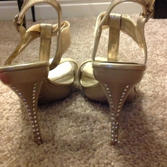 Blossom Collection Diamond Tan Heels - Picture 3 of 4
