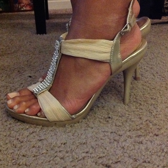 Blossom Collection Diamond Tan Heels - Picture 4 of 4