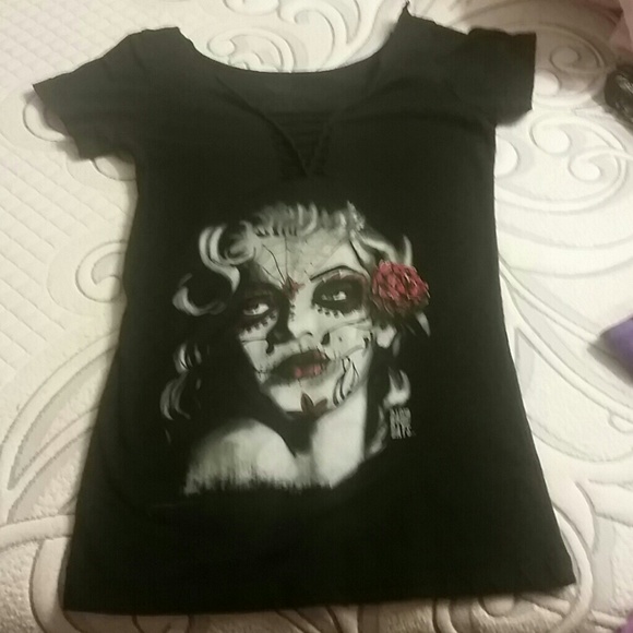 Black radio days printed shirt