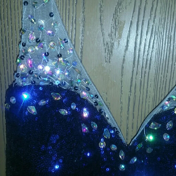 Prom dress - Picture 2 of 3