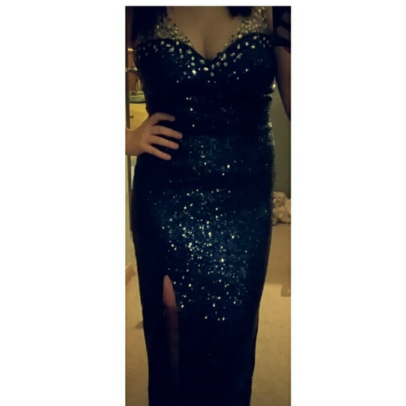 Prom dress - Picture 1 of 3