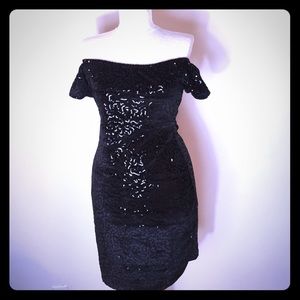 Off the shoulder black sequin dress 👗SIZE LARGE