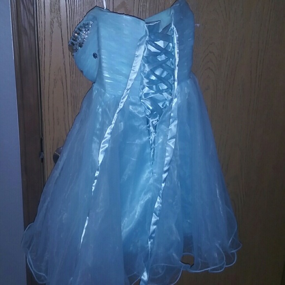 Prom/formal dress - Picture 4 of 4