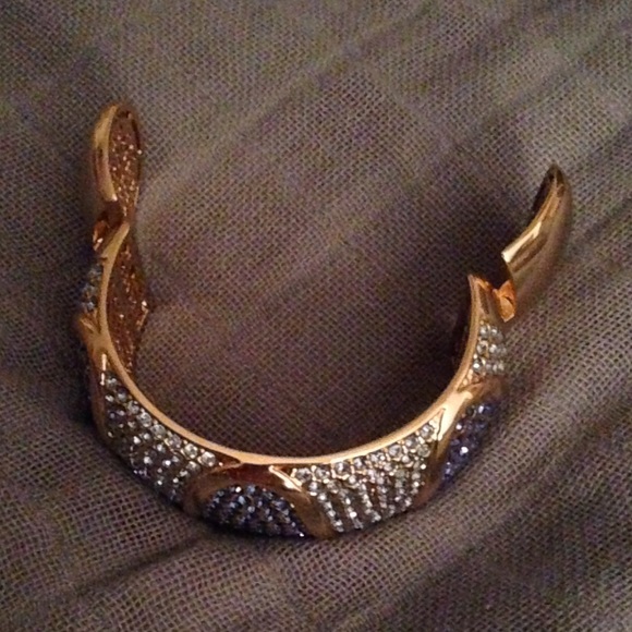 AKKAD Pavé Crystal Bangle Bracelet - blue - Picture 2 of 4