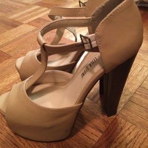 Camel platform sandal