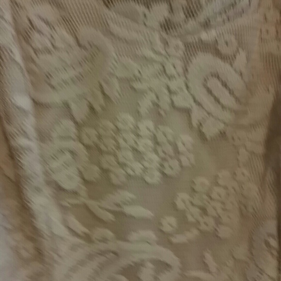 Lace dress - Picture 2 of 2