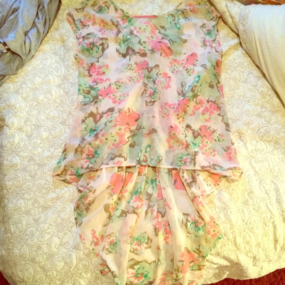 Ultra hi-low floral top