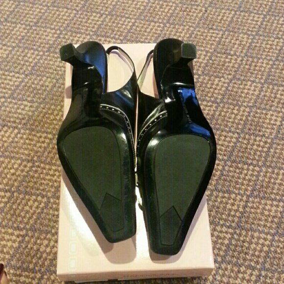 Bandolino Leather Sling Back Shoes - Picture 2 of 4