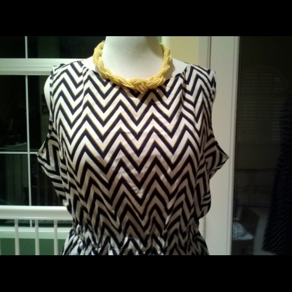 print dress  SOLD - Picture 2 of 4