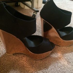 Navy and rose gold wedges