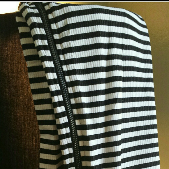 RESERVED Ribbed/Striped High Waist Zip Side - Picture 4 of 4