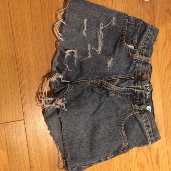 Distressed high waisted shorts