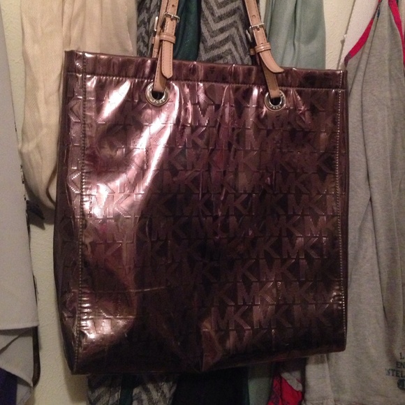 🎉🎉SOLD locally!!     Michael Kors purse!