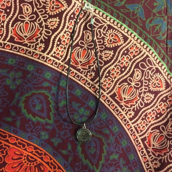 **Custom Listing** Gemini Choker