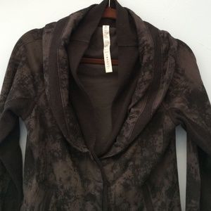 Authentic Lululemon button-down V-collar jacket