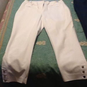 White crop pants