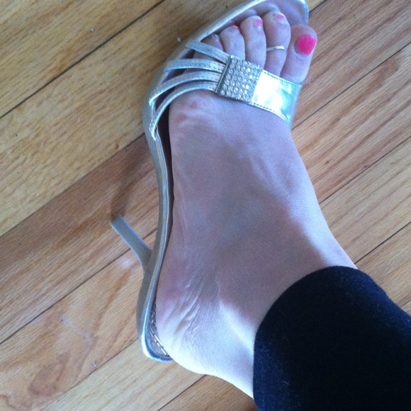 Sizzle by colorific silver heals! Worn once !