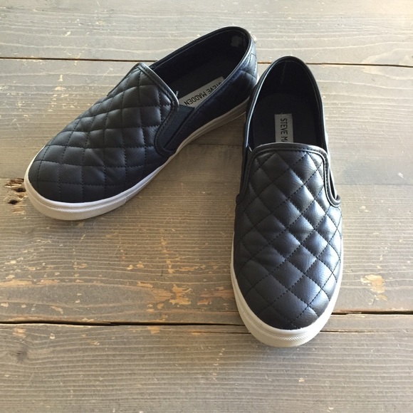 Steve Madden Shoes - Steve Madden Ecentrc-Q black quilted slip on