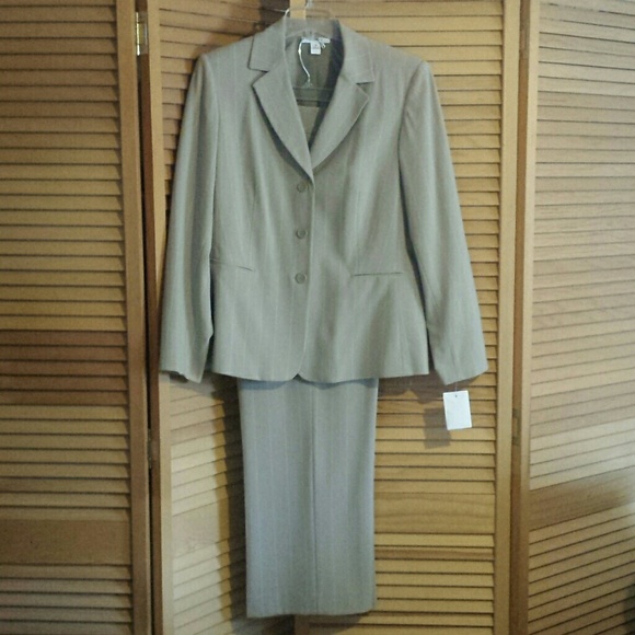 Dressbarn 2 piece suit